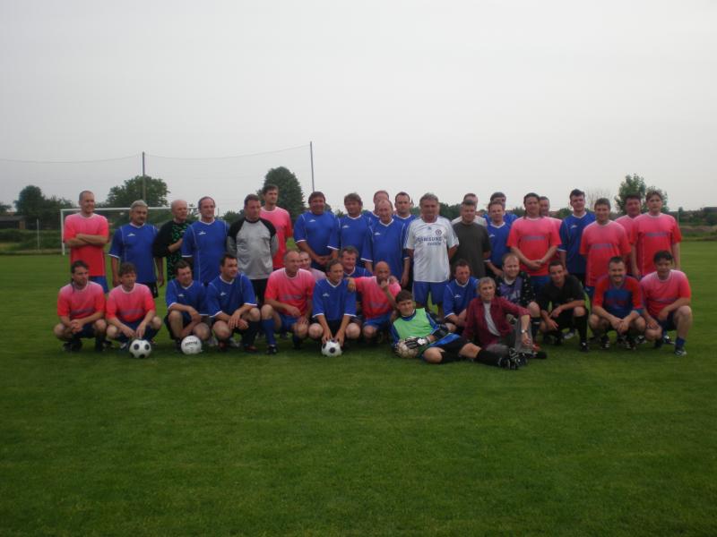 Společné foto Vlkoš a Vracov 31.05.2008 ve Vlkoši